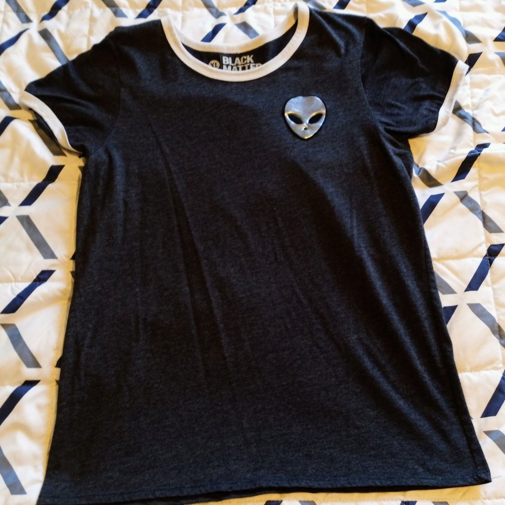 Hot Topic Black Matter Alien Holographic Top Tee